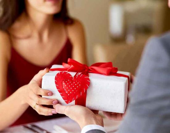 Best anniversary gifts for couples